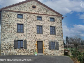 Gîte spacieux au Crozet - Animaux acceptés et WiFi - FR-1-496-341